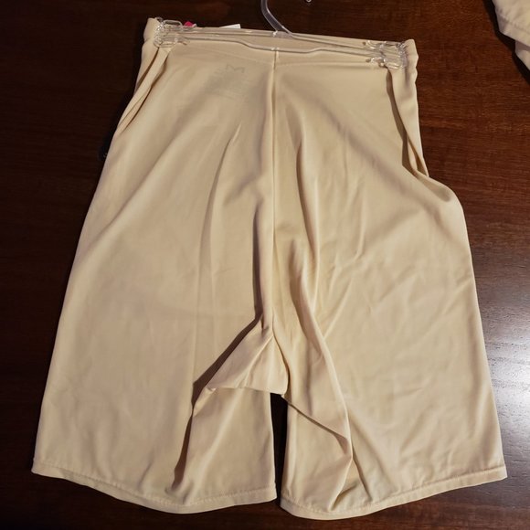 Maidenform Smooth Lights Thigh Slimmer- S/M/L/XL - Picture 3 of 3